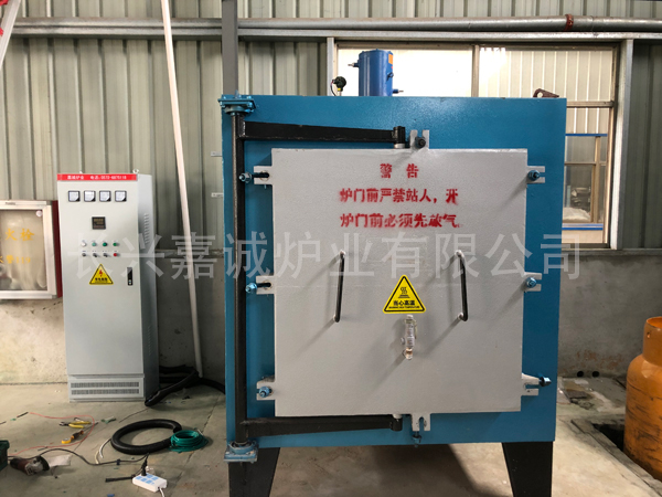 �ķ����Y��ʽ�t